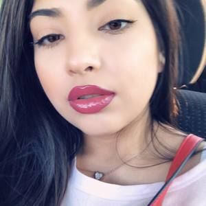 Meet your Posher, Cristina